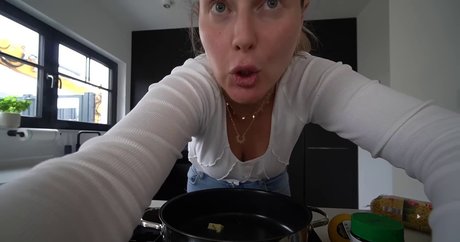 Maren Wolf star du porno chaud des photos