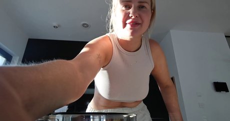 Maren Wolf star du porno adulte des photos