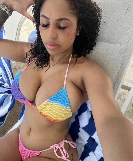 nikkiimelons modèle hd photos