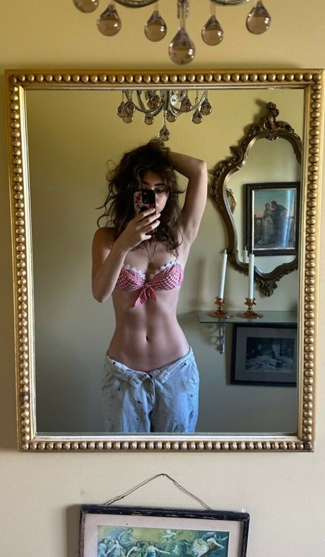 caterpillareyebrow modèle chaud img