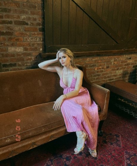 Erin Moriarty top star photo