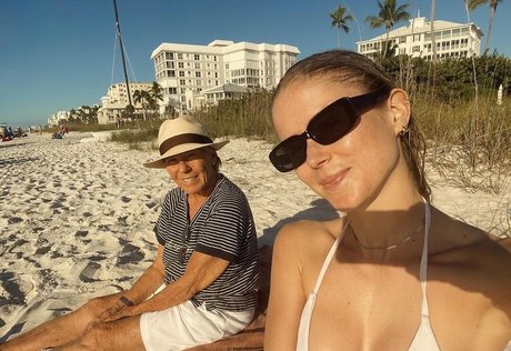 Erin Moriarty modèle porno archive