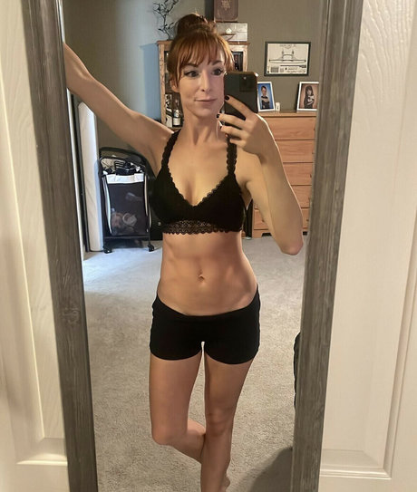 Lisa Foiles modèle érotique photo