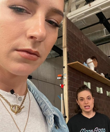 chatte chauve onlyfans nu en haute qualité archive