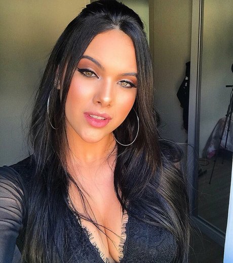 Emily Garcia star du porno gratuite photo