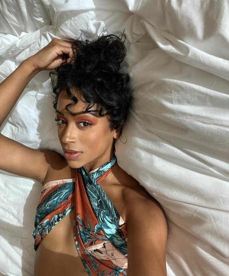 asiatique gratuit onlyfans adulte parfait photos