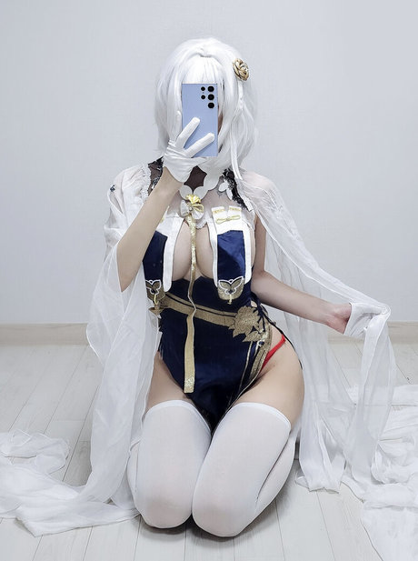 Biya modèle érotique img