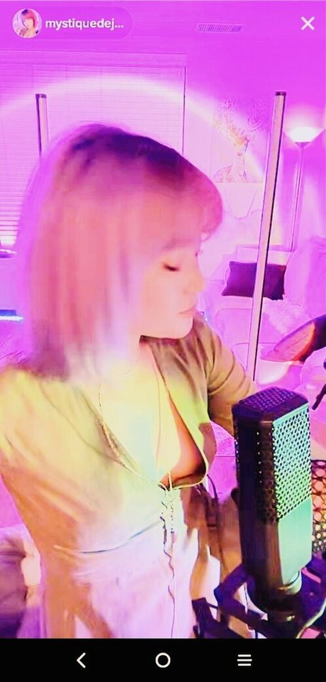 Mystiquede modèle chaud photo