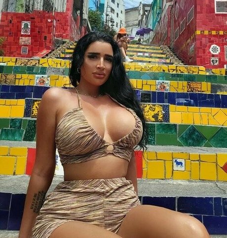Tania Barbosa modèle sympa img