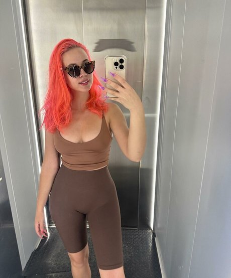 Fairy Elfie actrice pornographique collection