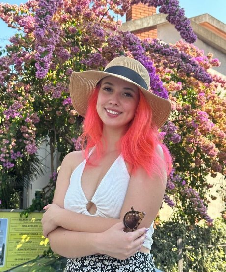 Fairy Elfie star du porno sympa archive