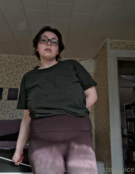 dollarstorejuice star exclusive photo