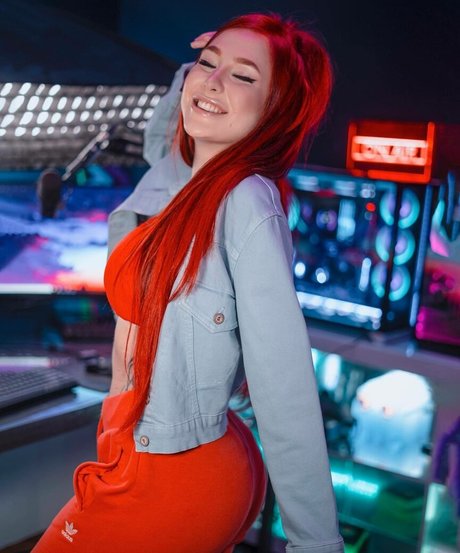 Diana Zambrozuski star du porno parfaite archive