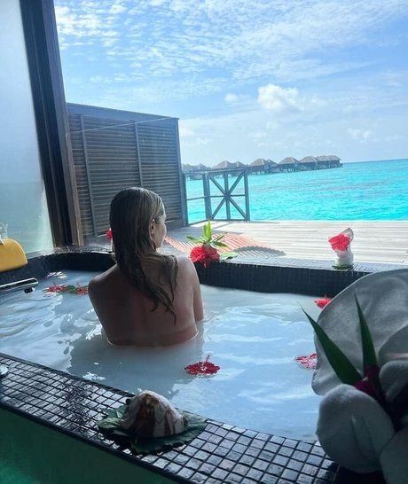 Laura Whitmore actrice pornographique images