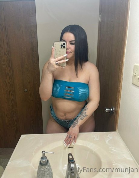 munjan modèle gratuit photo