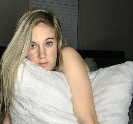 ameliabeaux modèle gratuit des photos