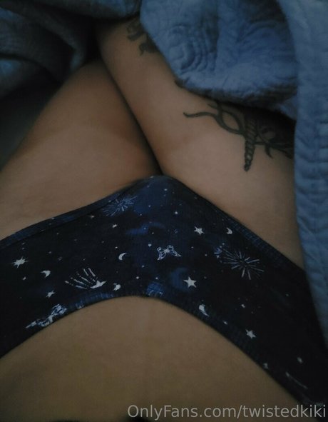 twistedkiki étoile nue galeries