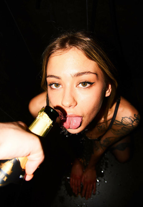 Polina Rahmanova star du porno nue des photos