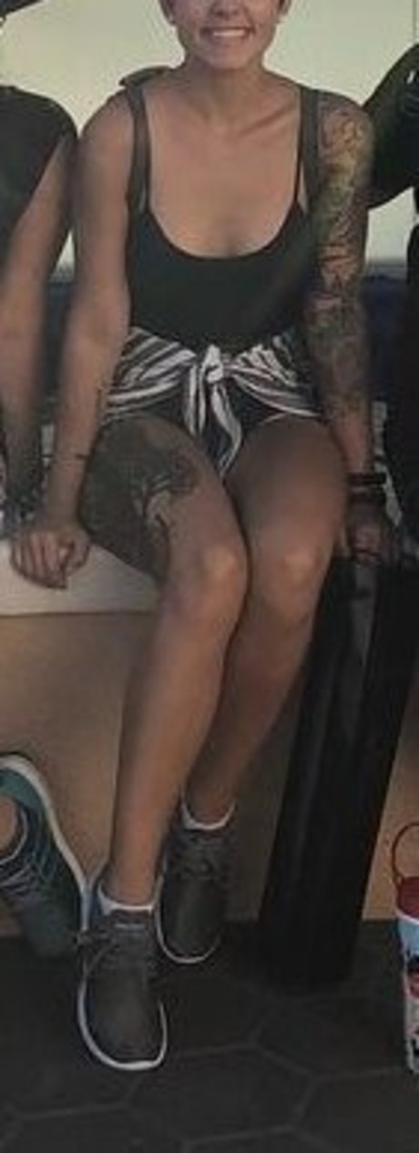 Soe Gschwind haut modèle photos