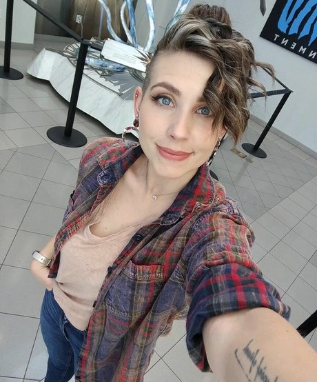 Soe Gschwind modèle exclusif des photos