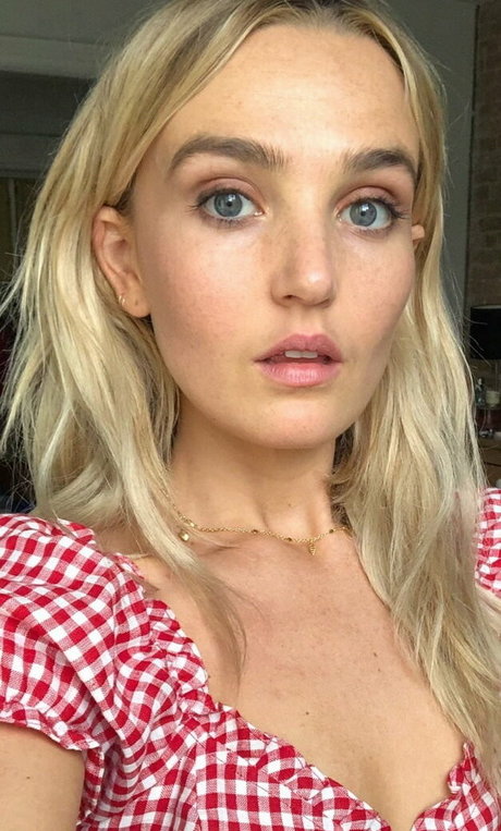 Chloe Fineman star érotique img