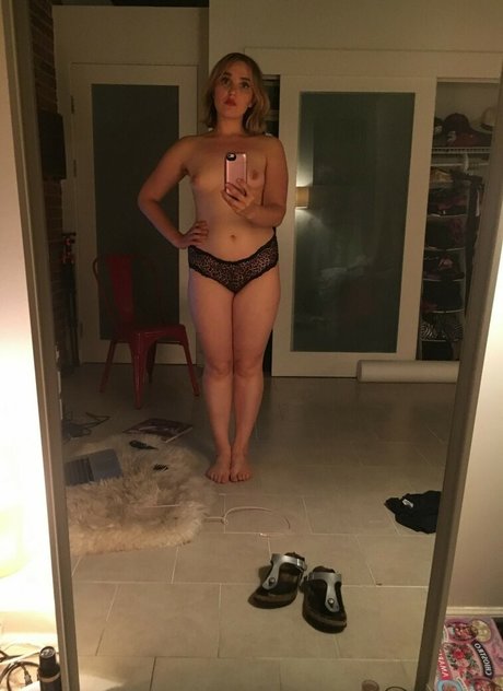 Chloe Fineman mannequin galerie