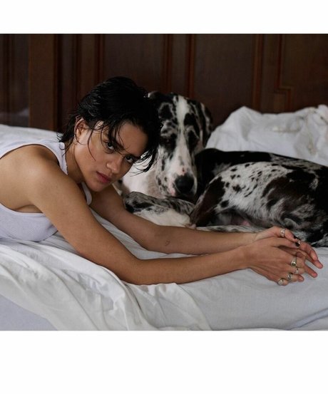 Sasha Calle étoile nue collection