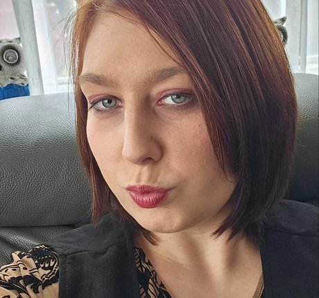 Bustyolive art star du porno archive