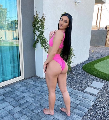 Niki Bianchini modèle sympa photo