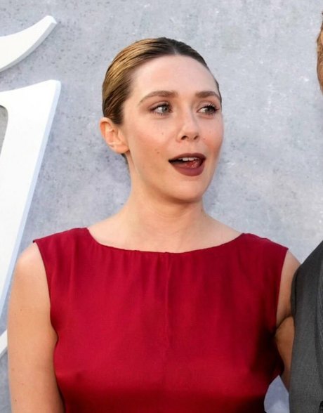 Elizabeth Olsen modèle collection