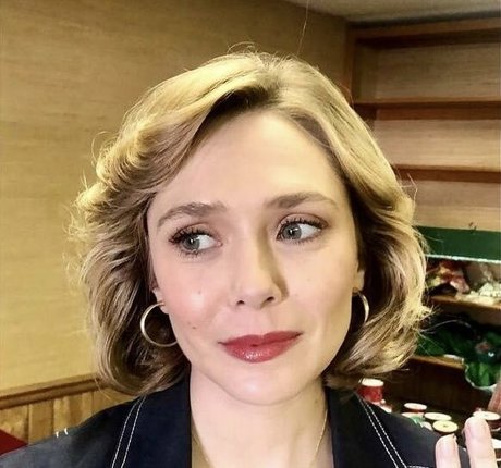 Elizabeth Olsen nus étoiles photos