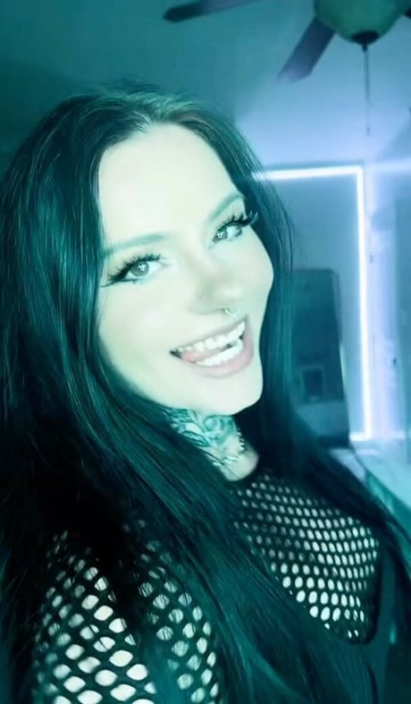 yourfavlittledemon star pornographique img