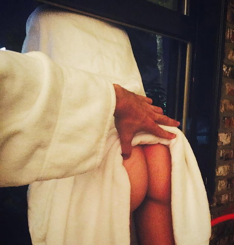 Willa Holland art étoile images