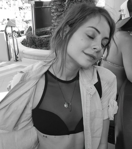 Willa Holland xxx star du porno image