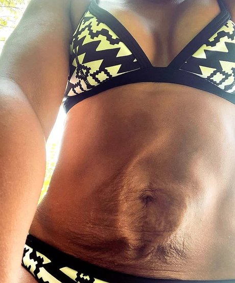 Saira Khan actrice libre galerie