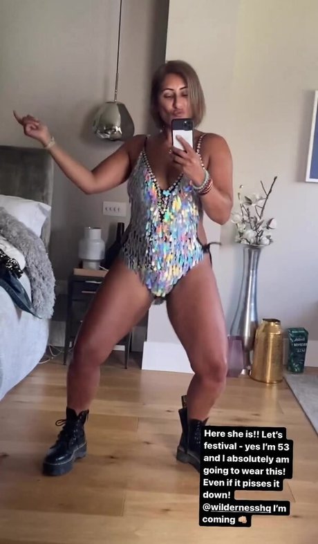 Saira Khan mannequin galeries