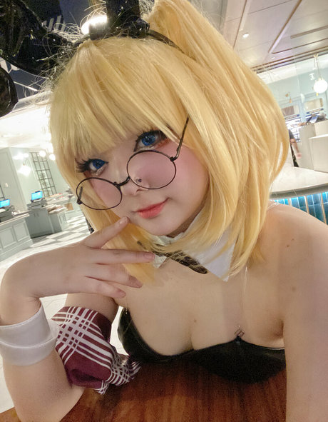 Donutskii actrice sexy images