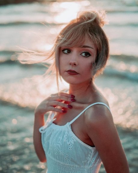 Nymphahri actrice nue photo