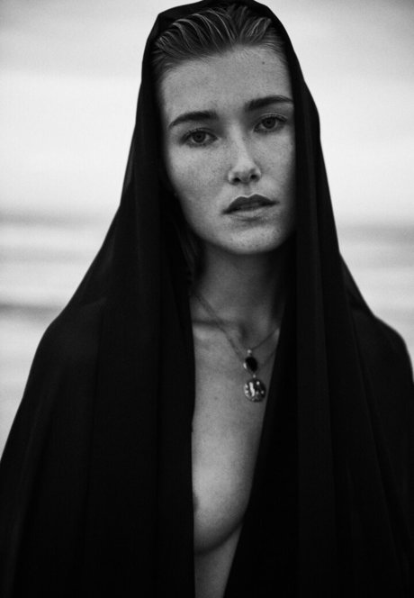 Oceane Le Ny étoile chaude des photos