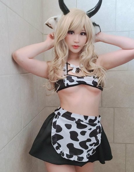 Jennybelly actrice chaude galeries