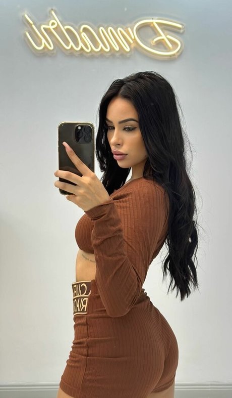 Larissa Nunes modèle sympa galerie