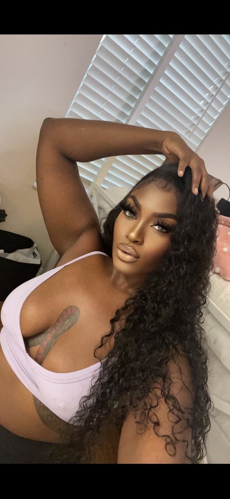 Shay Bae modèle pornographique photos