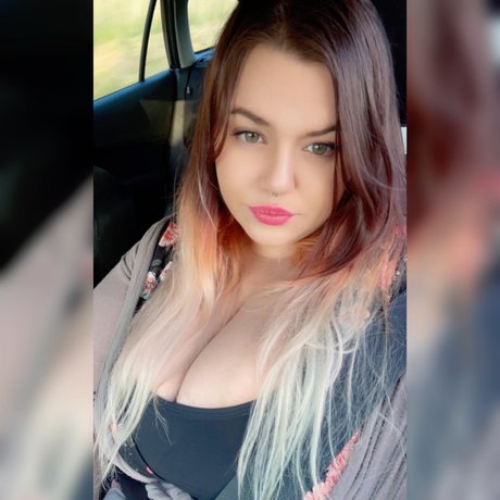 Leela modèle artistique galerie