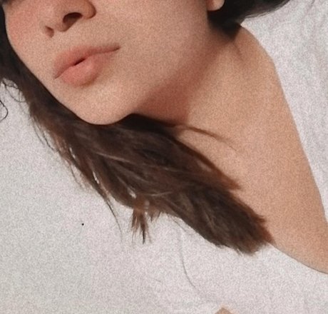 Lava Baby_ star du porno belle des photos