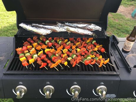 Cadillac modèle nu photo