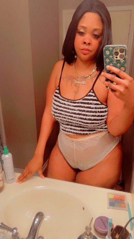 lola fetishes actrice parfaite image