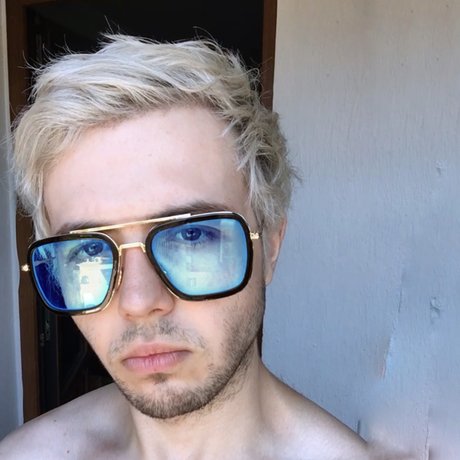 Logan Phoenix star du porno parfaite galerie