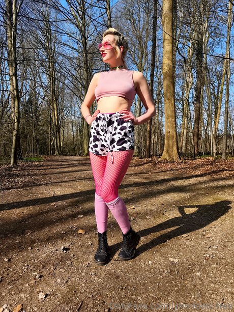 Lynn Tonic free étoile nue img