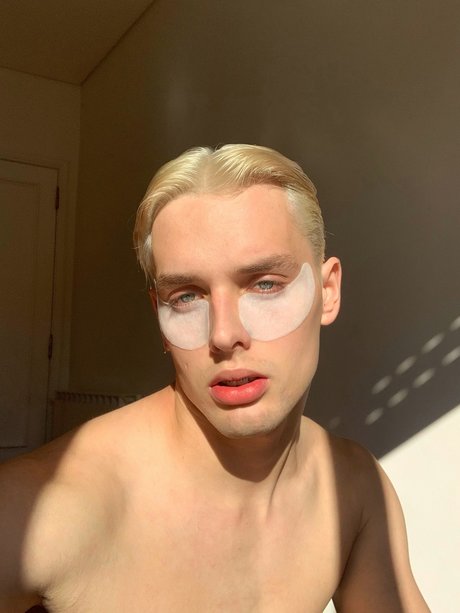 Cyril Luzin modèle magnifique img