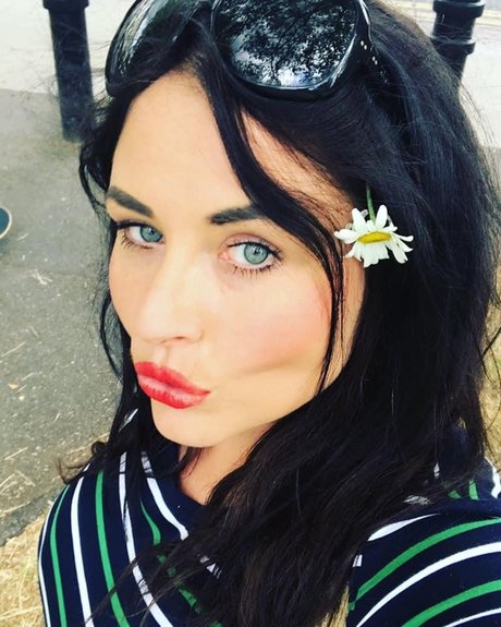 u9545484 étoile chaude img